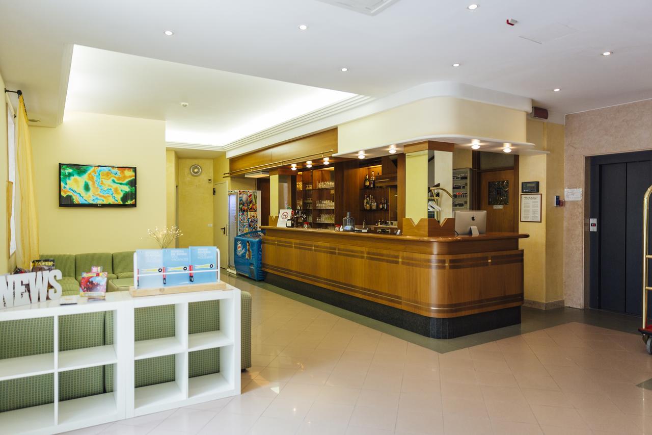 Hotel Montecarlo ริมินี ภายนอก รูปภาพ