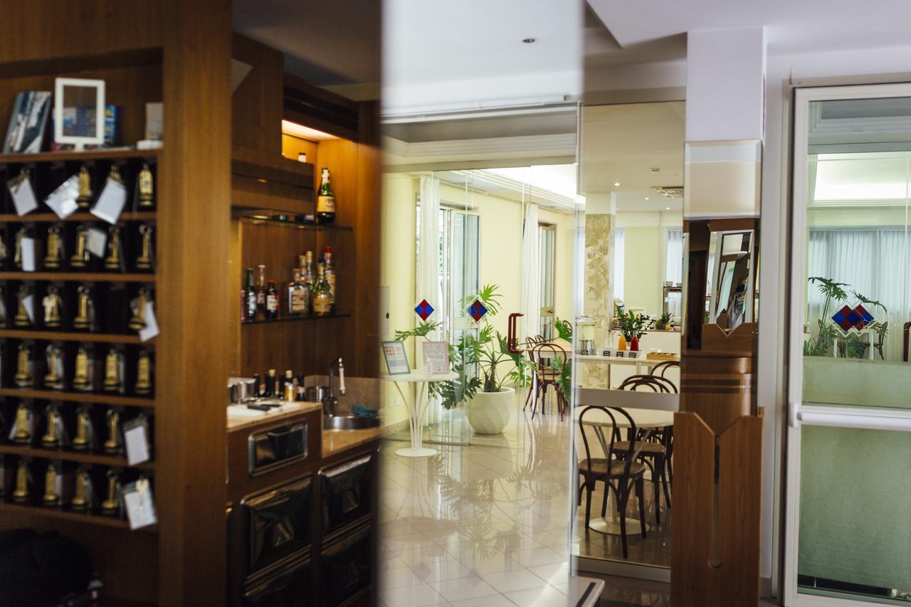 Hotel Montecarlo ริมินี ภายนอก รูปภาพ