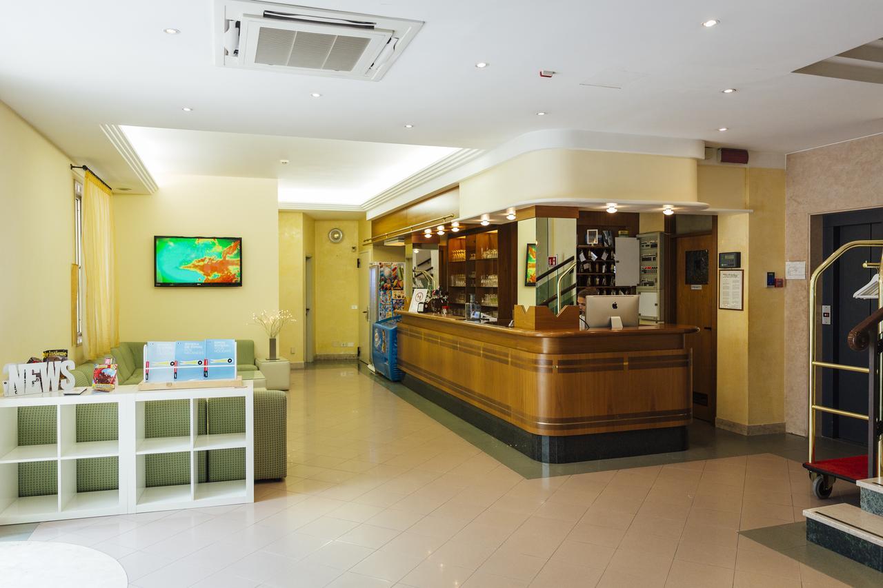 Hotel Montecarlo ริมินี ภายนอก รูปภาพ
