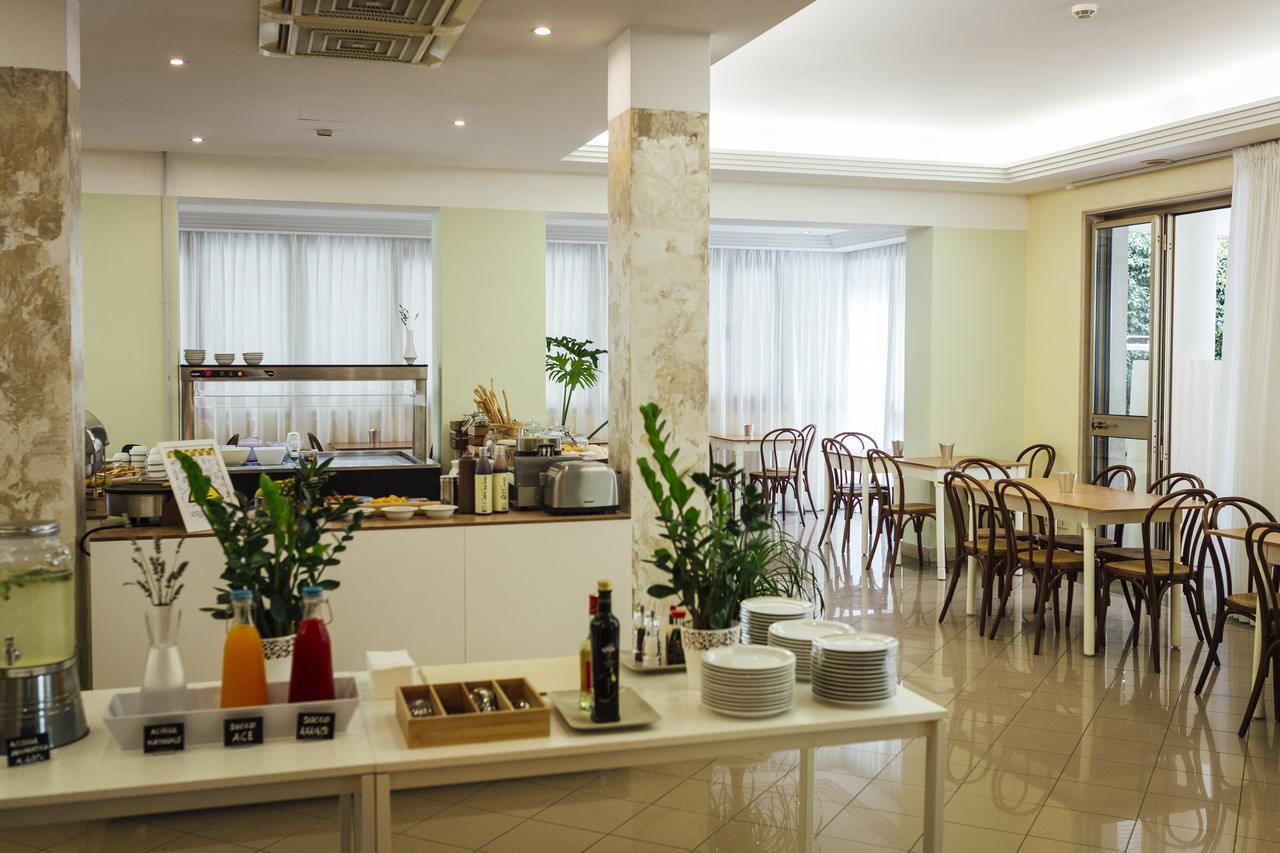 Hotel Montecarlo ริมินี ภายนอก รูปภาพ